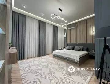 2-комнатная квартира, этаж 4 из 13, 52 м², Посуточно