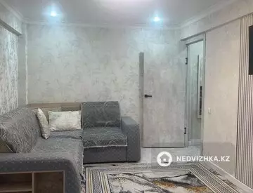 2-комнатная квартира, этаж 4 из 5, 45 м², Посуточно