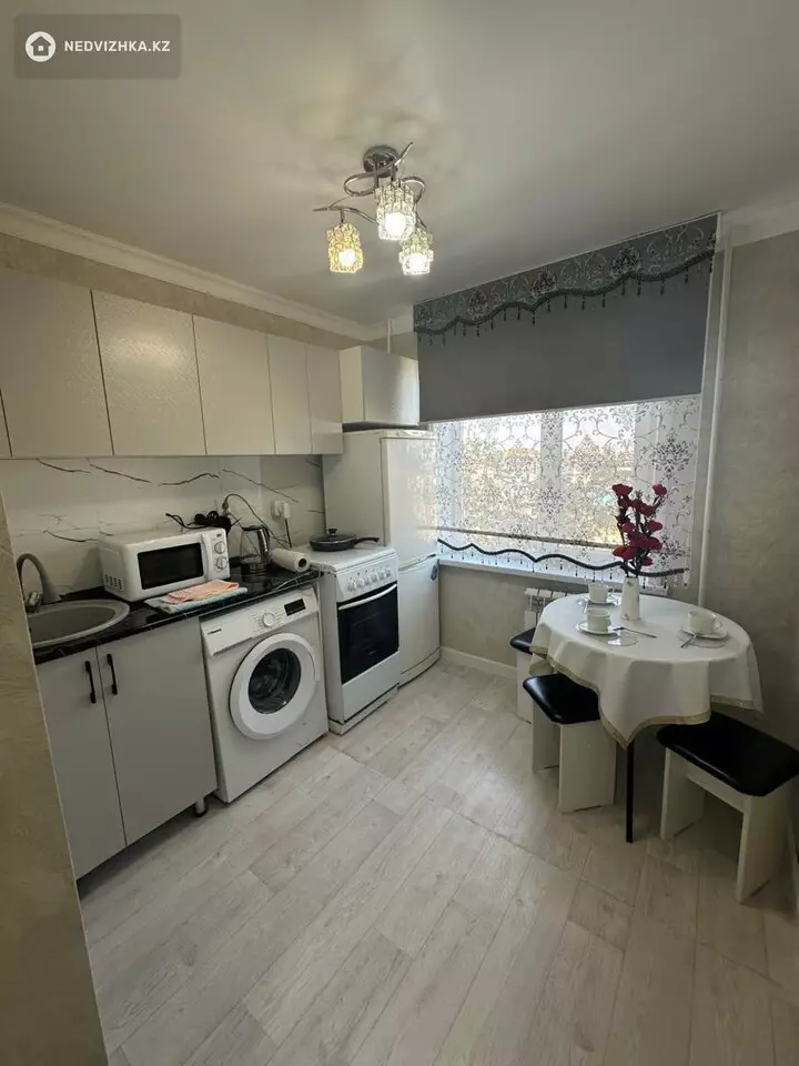 2-комнатная квартира, этаж 4 из 5, 45 м², Посуточно, фотография 4