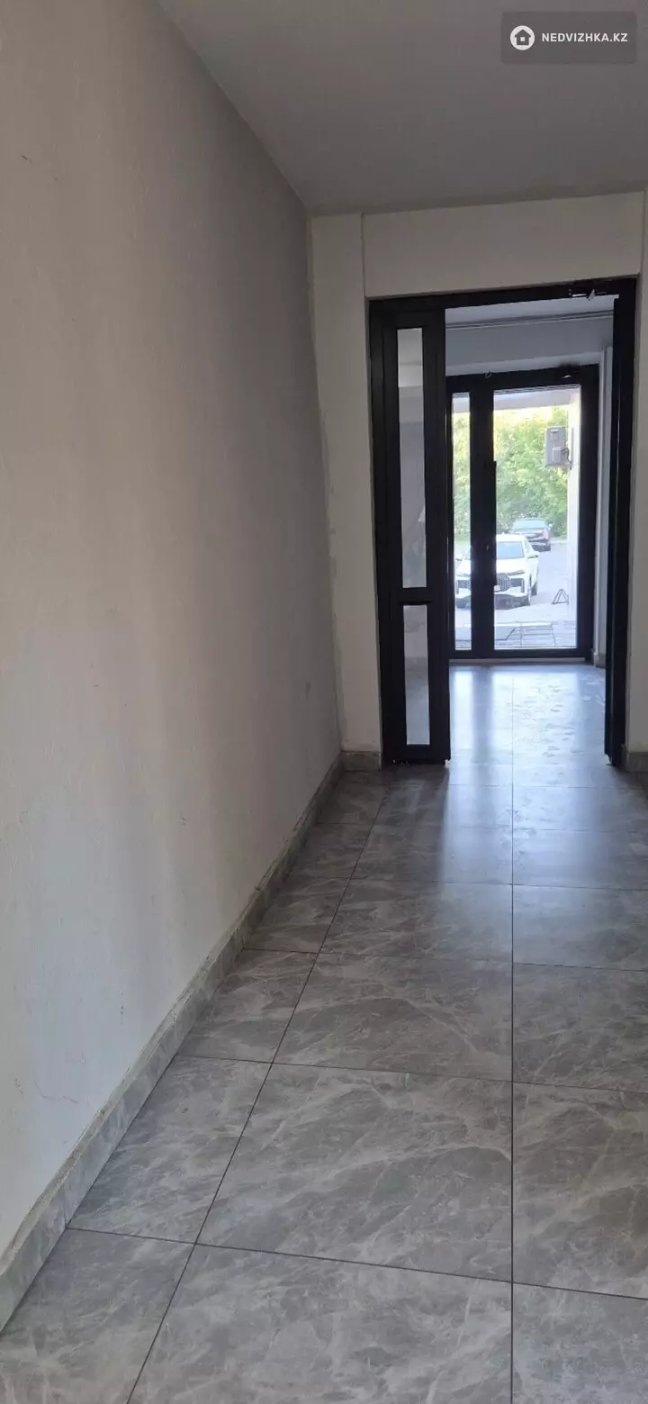4-комнатная квартира, этаж 8 из 10, 121 м², фотография 2