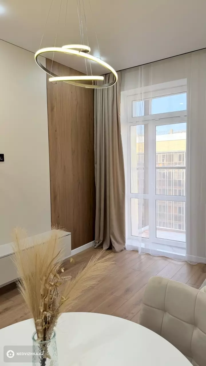 2-комнатная квартира, этаж 10 из 10, 47 м², фотография 2