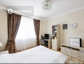 4-комнатная квартира, этаж 4 из 20, 165 м²
