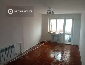 3-комнатная квартира, этаж 9 из 9, 70 м², миниатюра 2
