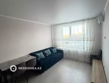 2-комнатная квартира, этаж 3 из 9, 42 м², На длительный срок