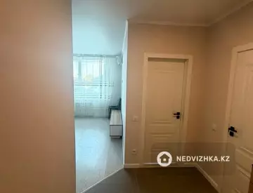 2-комнатная квартира, этаж 3 из 9, 42 м², На длительный срок