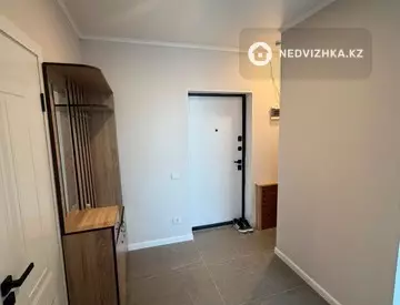 2-комнатная квартира, этаж 3 из 9, 42 м², На длительный срок