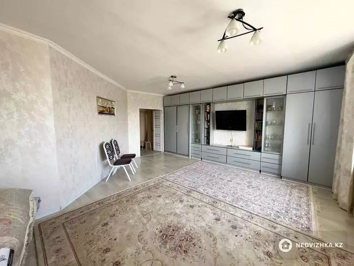 1-комнатная квартира, этаж 4 из 9, 53 м²