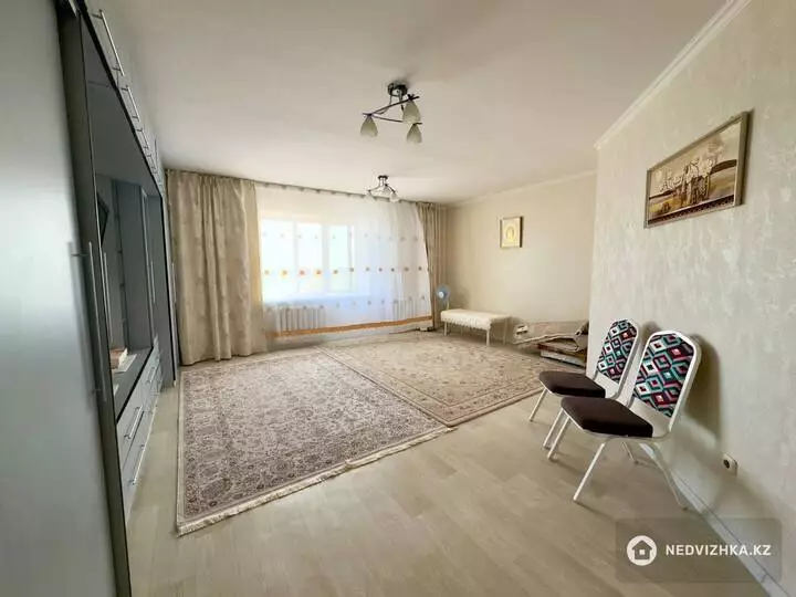 1-комнатная квартира, этаж 4 из 9, 53 м², фотография 3