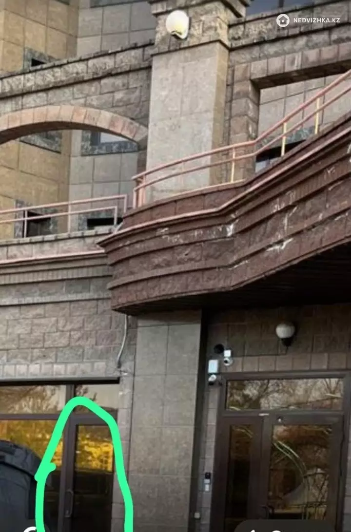 Офис, Магазин и др., этаж 1 из 23, 11 м², фотография 2