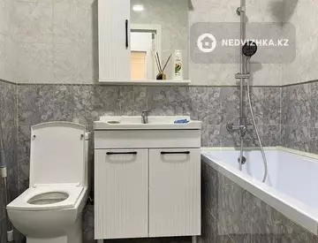3-комнатная квартира, этаж 7 из 10, 64 м², миниатюра 12