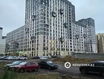 2-комнатная квартира, этаж 12 из 18, 70 м², миниатюра 2