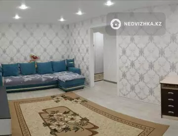 2-комнатная квартира, этаж 3 из 5, 47 м², На длительный срок, миниатюра 2