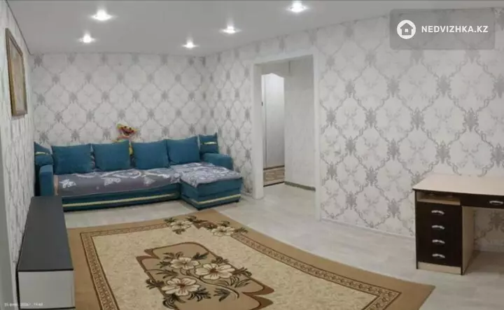 2-комнатная квартира, этаж 3 из 5, 47 м², На длительный срок, фотография 2