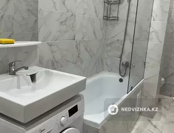 2-комнатная квартира, этаж 10 из 10, 47 м², миниатюра 4