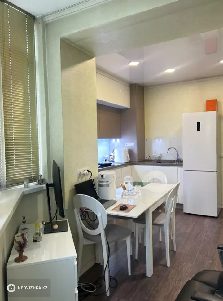 2-комнатная квартира, этаж 2 из 5, 75 м², фотография 3