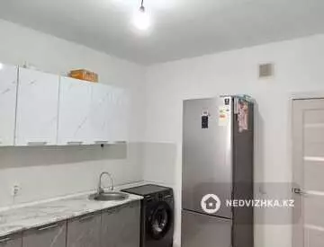 3-комнатная квартира, этаж 1 из 9, 84 м², миниатюра 6