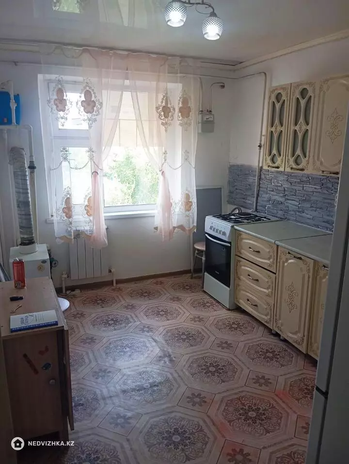 1-комнатная квартира, этаж 3 из 3, 32 м², фотография 2