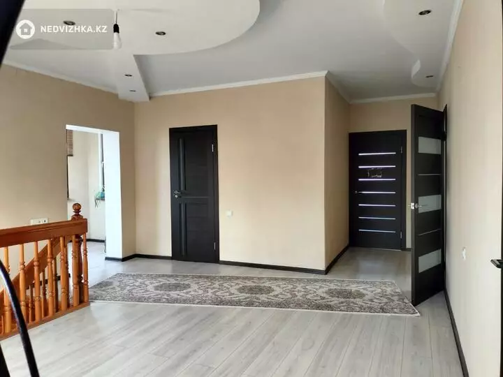 5-комнатный дом, 12 соток, 256 м², фотография 4