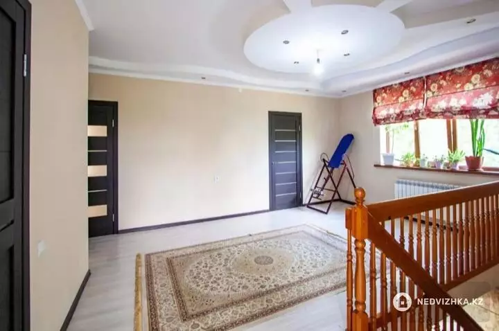 5-комнатный дом, 12 соток, 256 м², фотография 5