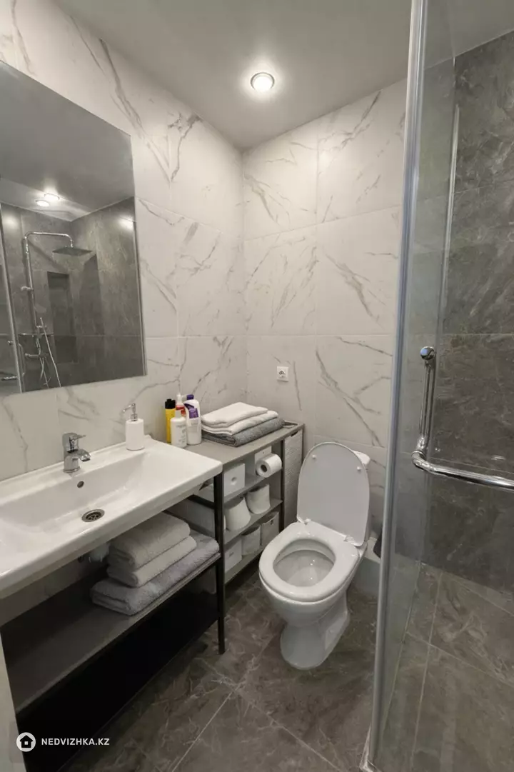 2-комнатная квартира, этаж 6 из 10, 56 м², Посуточно, фотография 2