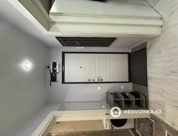 2-комнатная квартира, этаж 6 из 10, 56 м², Посуточно