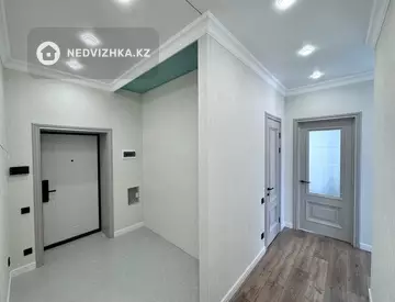 2-комнатная квартира, этаж 10 из 12, 64 м², миниатюра 2