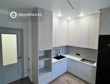 2-комнатная квартира, этаж 10 из 12, 64 м², миниатюра 4
