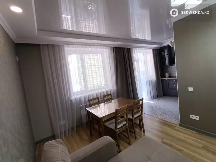 2-комнатная квартира, этаж 4 из 7, 67 м², фотография 3