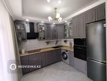 2-комнатная квартира, этаж 4 из 7, 67 м², миниатюра 1