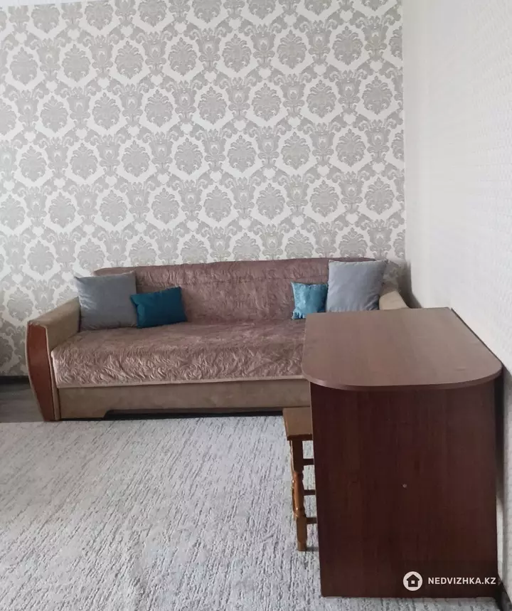 1-комнатная квартира, этаж 8 из 9, 49 м², Посуточно, фотография 2