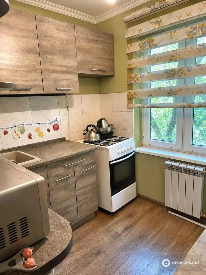 3-комнатная квартира, этаж 5 из 5, 59 м², фотография 3