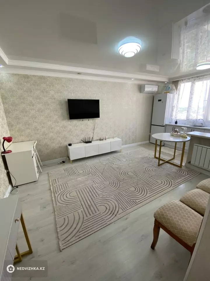 2-комнатная квартира, этаж 10 из 12, 37 м², фотография 4