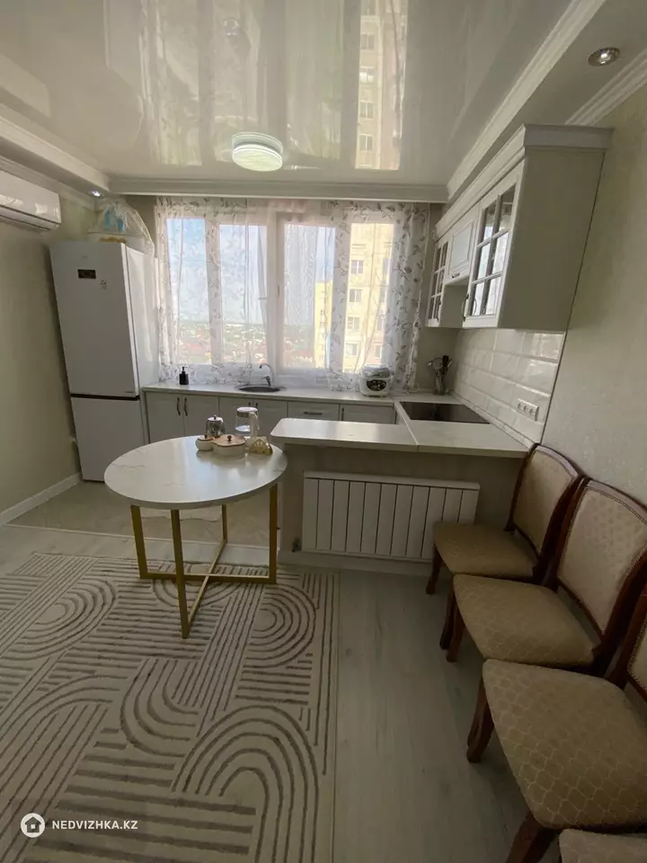 2-комнатная квартира, этаж 10 из 12, 37 м², фотография 5