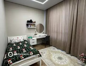 5-комнатная квартира, этаж 12 из 12, 140 м²