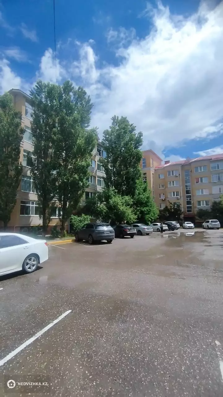 3-комнатная квартира, этаж 2 из 9, 91 м², фотография 5