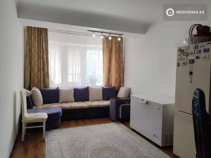 3-комнатная квартира, этаж 4 из 5, 90 м², фотография 3