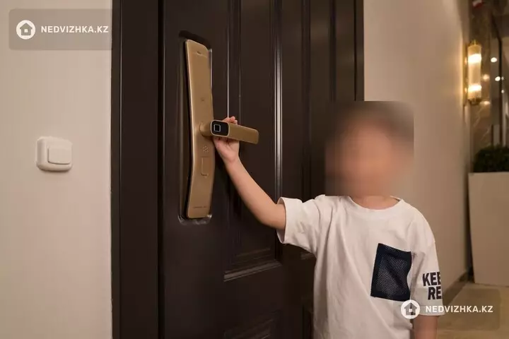 3-комнатная квартира, этаж 6 из 6, 135 м², фотография 4