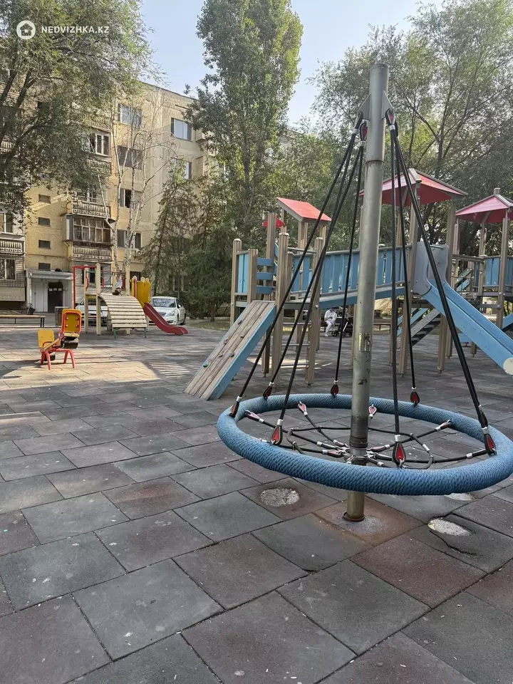 2-комнатная квартира, этаж 3 из 5, 52 м²