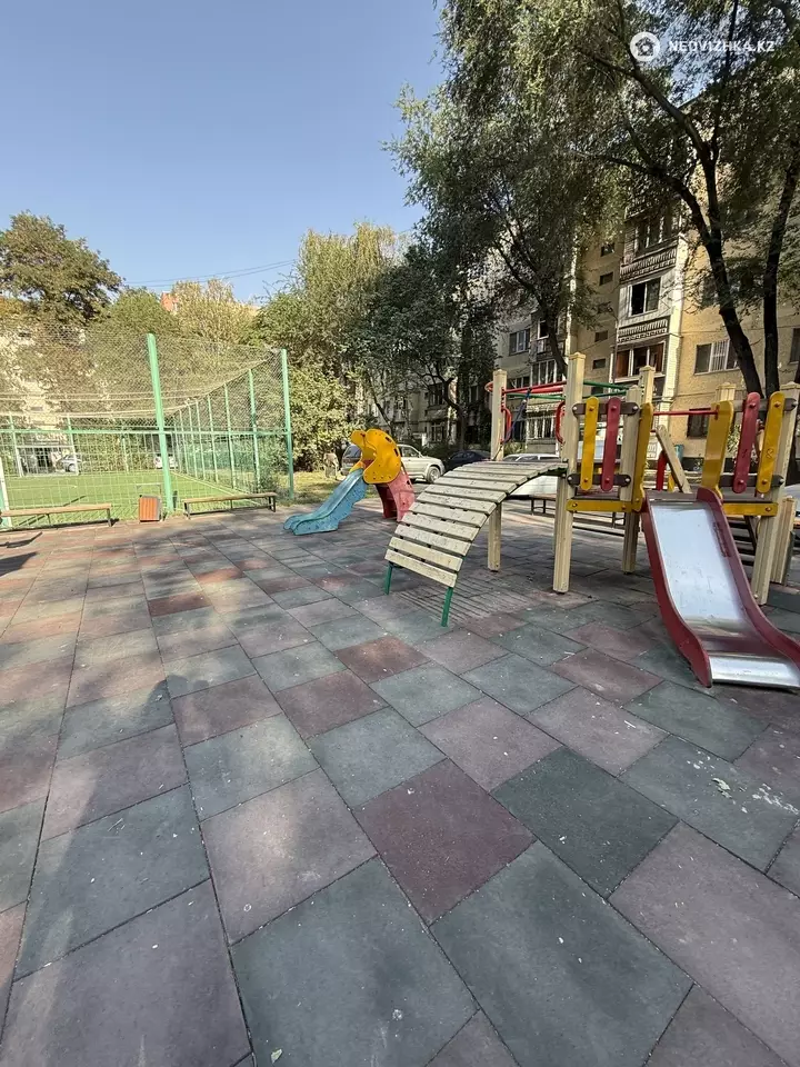 2-комнатная квартира, этаж 3 из 5, 52 м², фотография 3
