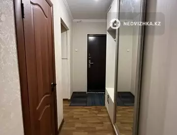 2-комнатная квартира, этаж 3 из 5, 52 м², миниатюра 4