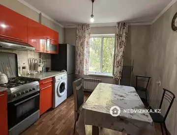 2-комнатная квартира, этаж 3 из 5, 52 м², миниатюра 6