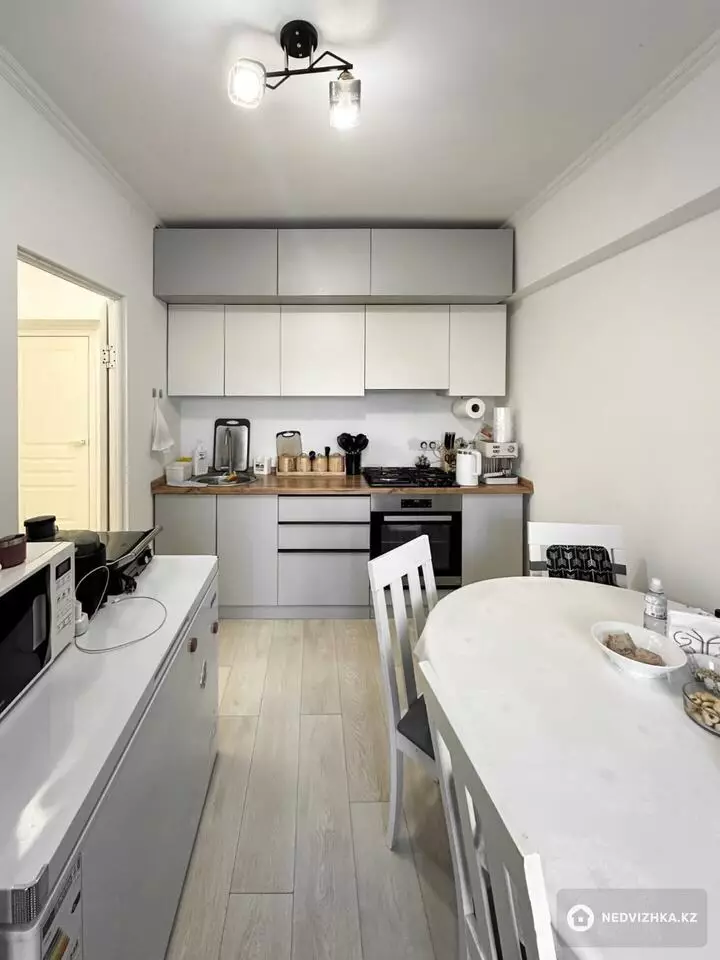 2-комнатная квартира, этаж 2 из 8, 55 м², фотография 2