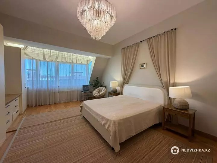 3-комнатная квартира, этаж 8 из 8, 150 м², фотография 4