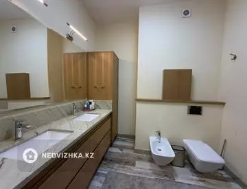 3-бөлмелі пәтер, қабат 8 барлық қабат саны 8, 150 м², 10-нобай