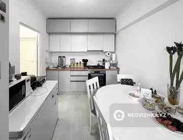 2-комнатная квартира, этаж 2 из 8, 55 м², миниатюра 1