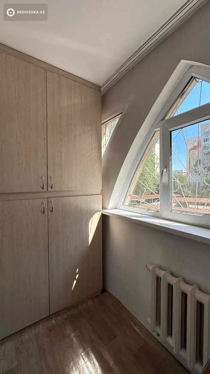 2-комнатная квартира, этаж 2 из 9, 58 м², фотография 5