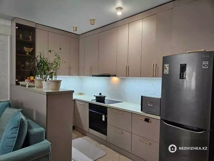 3-комнатная квартира, этаж 13 из 19, 100 м², фотография 5