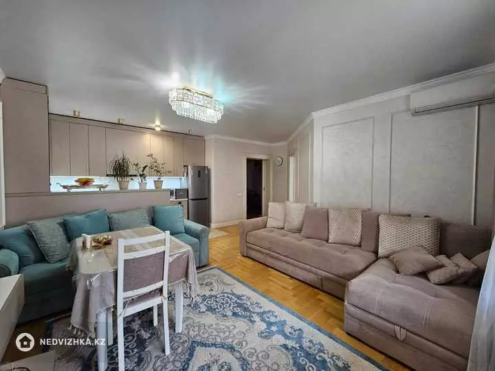 3-комнатная квартира, этаж 13 из 19, 100 м², фотография 2