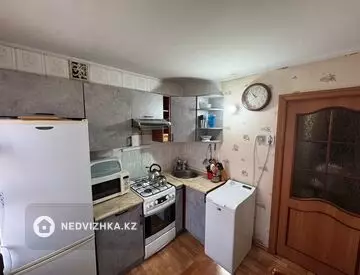 3-комнатная квартира, этаж 2 из 4, 55 м², миниатюра 3