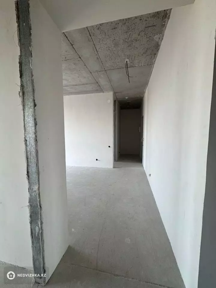 3-комнатная квартира, этаж 9 из 9, 85 м², фотография 3